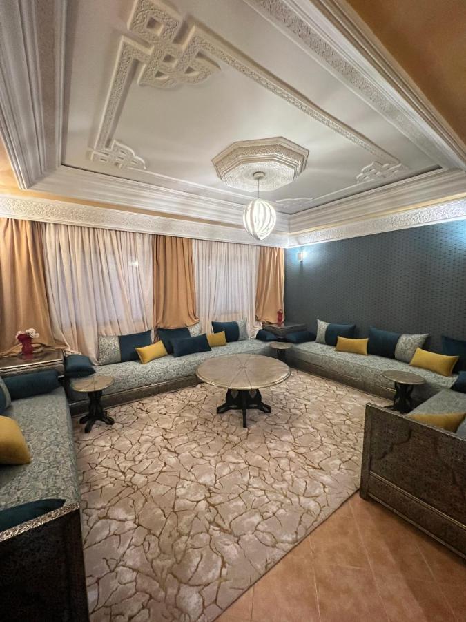 Appartement Superbe Avec Parking Gratuit *